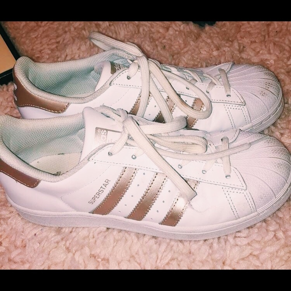 rose gold adidas superstars